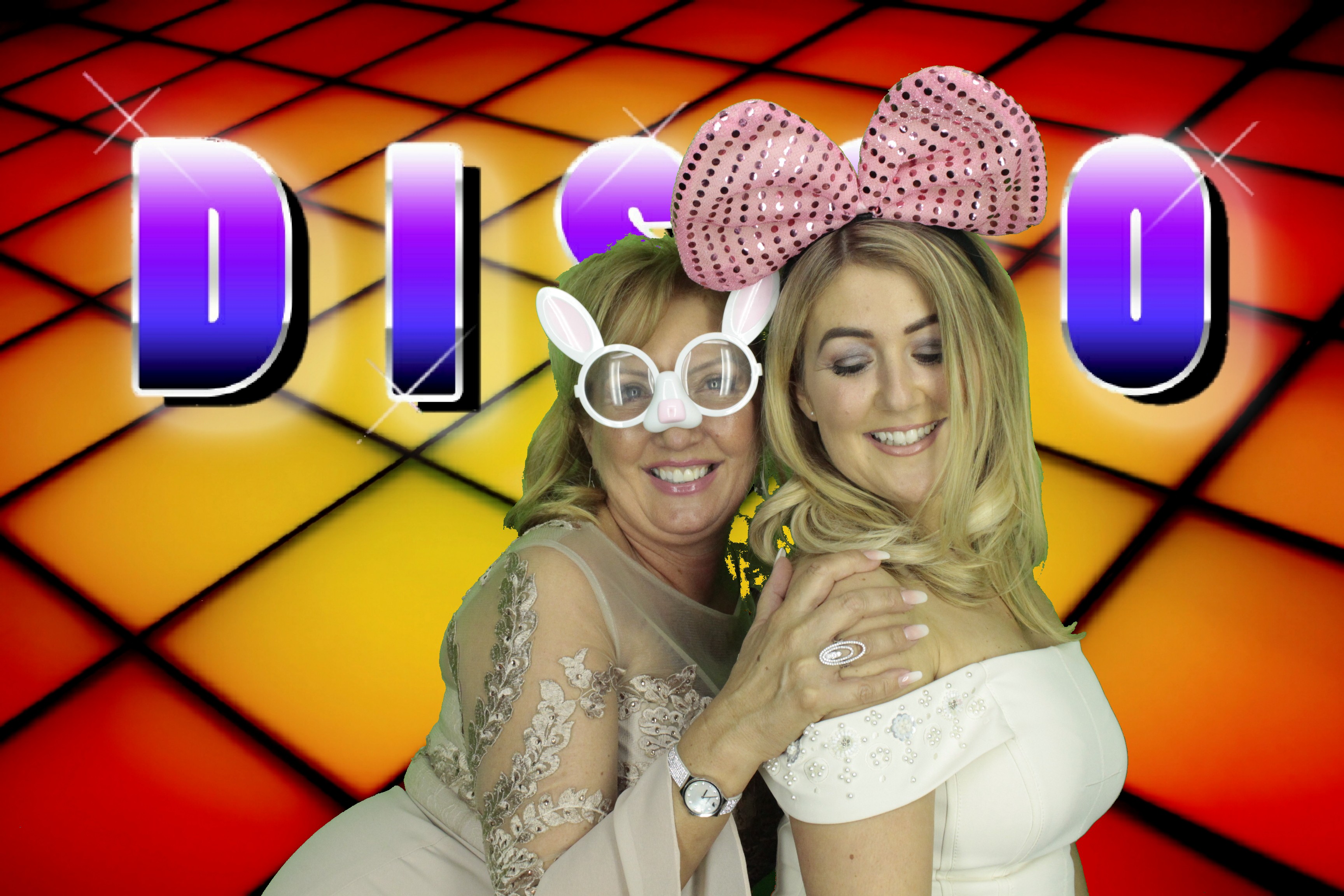 SHARON'S BIRTHDAY | View more photos from the event at gallery.myphotoboothexperience.co.uk/u/MyPhotoBoothExperienceLtd/SHARONS-BIRTHDAY